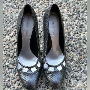 Nine West Pewter Heels, size 7